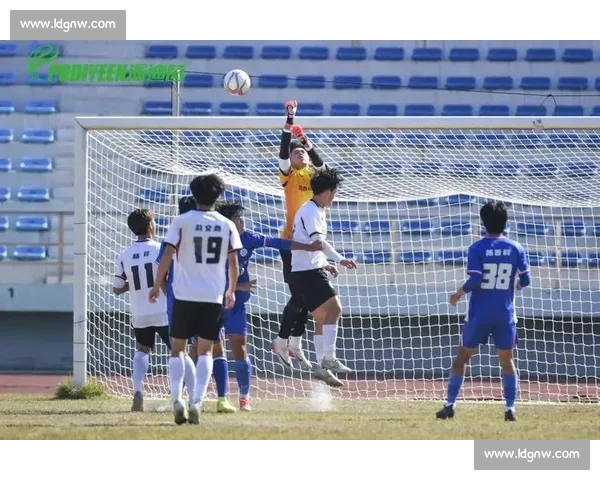 足球历史经典对决回顾 各大强队巅峰对决的光辉时刻